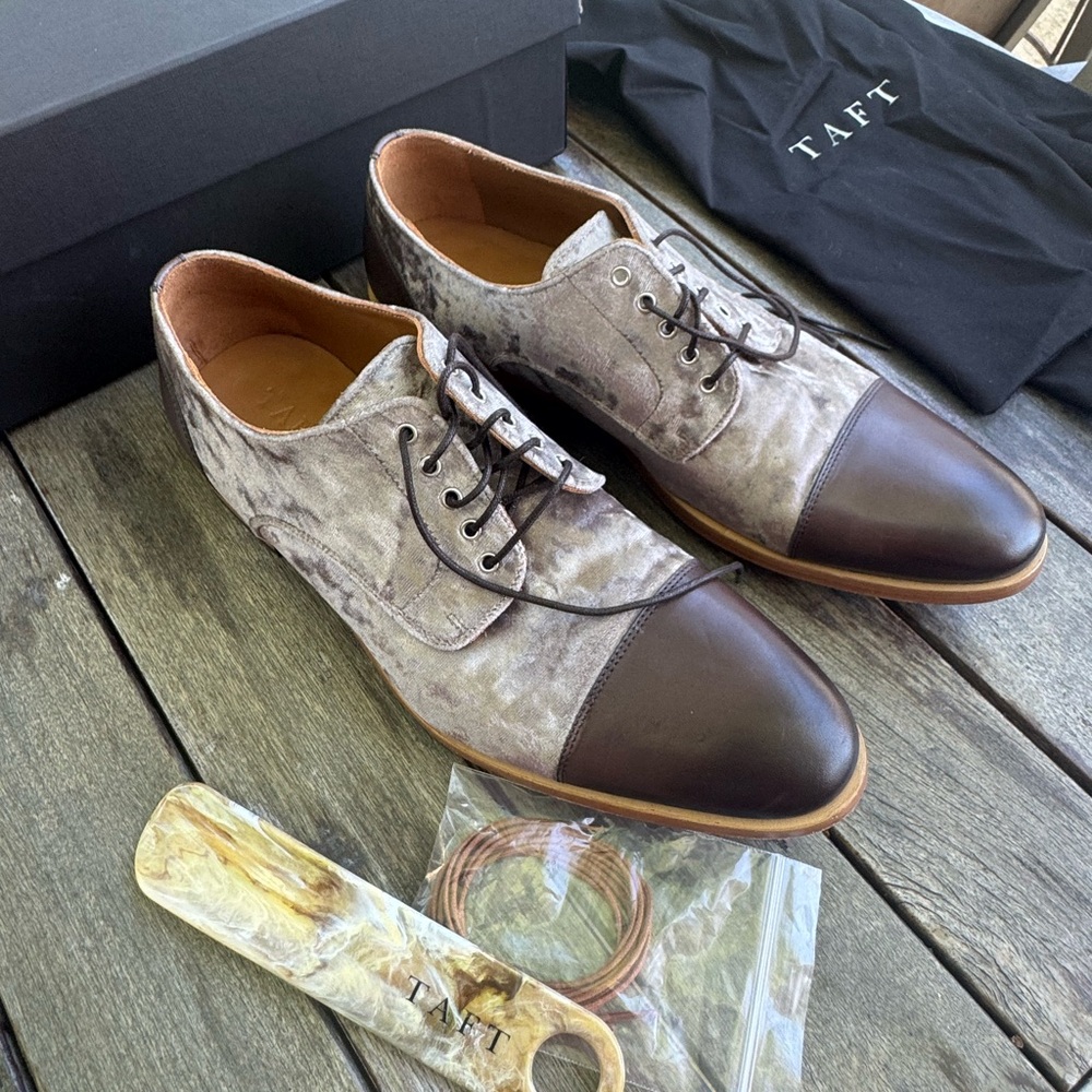 Men's Size 11 Taft Shoe in their Champagne style Jack Shoe